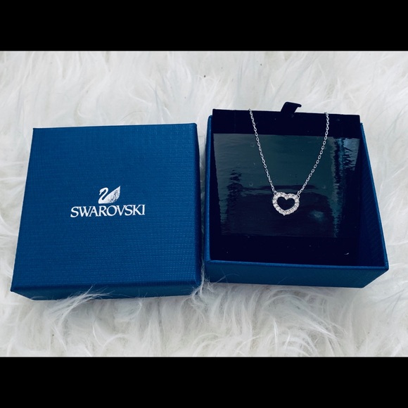 Swarovski heart shaped necklace - Picture 1 of 1